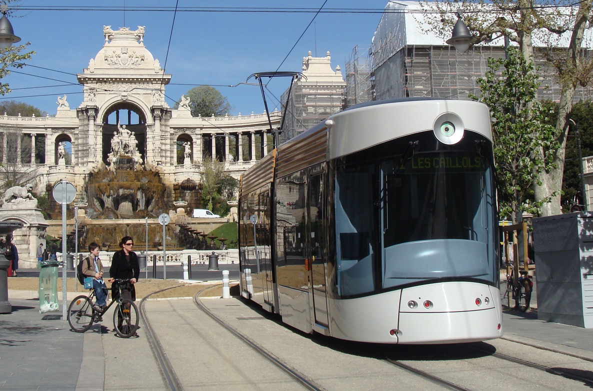 Marseille-tram-Longchamp09